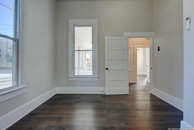 224 E Rische, San Antonio, TX 78204