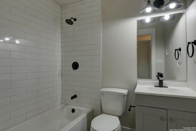 224 E Rische, San Antonio, TX 78204