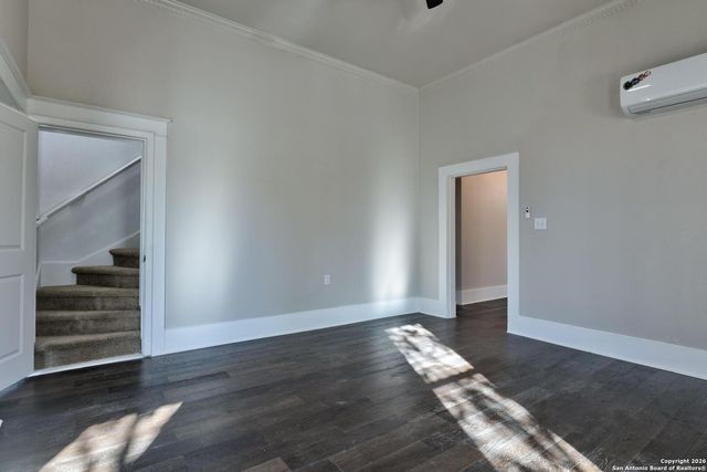 224 E Rische, San Antonio, TX 78204