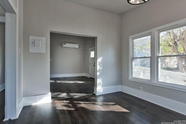 224 E Rische, San Antonio, TX 78204