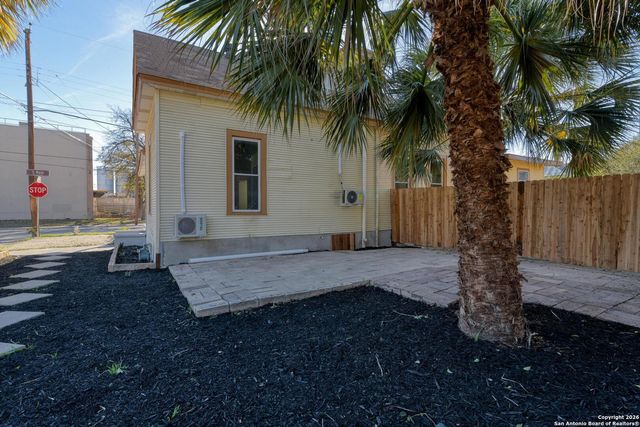 224 E Rische, San Antonio, TX 78204