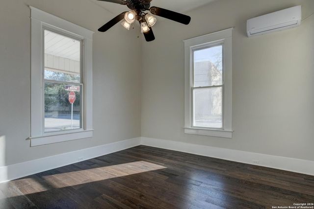 224 E Rische, San Antonio, TX 78204