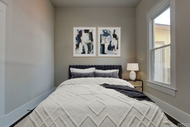 224 E Rische, San Antonio, TX 78204