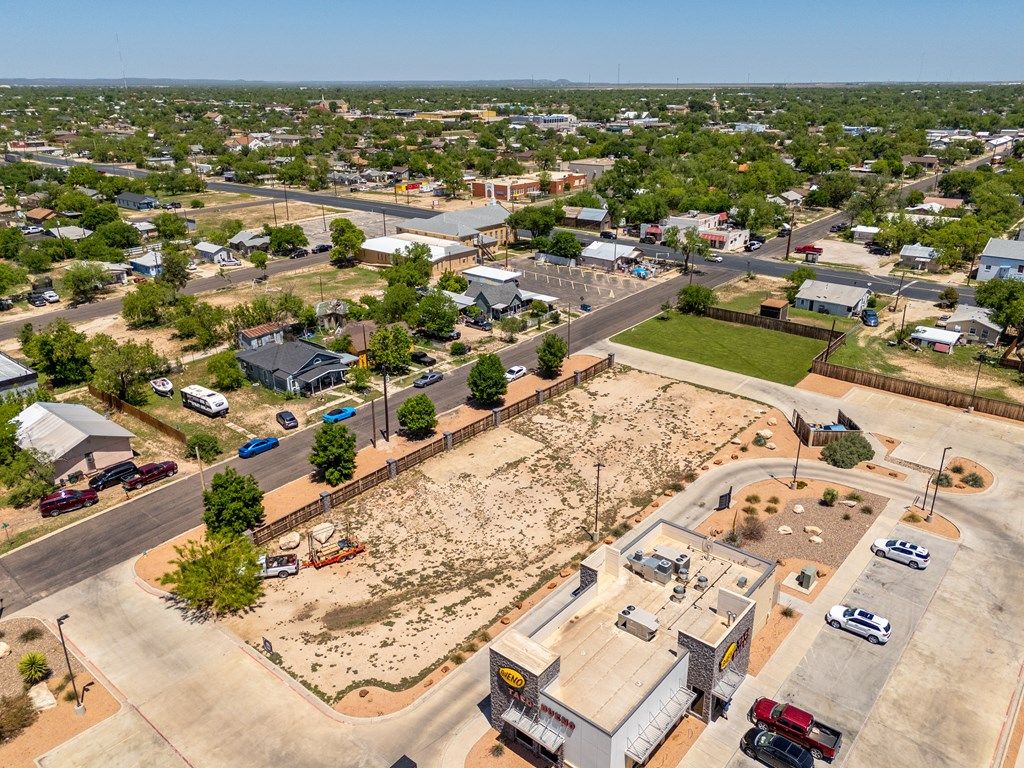 Image 2 of property listing at 330 W 9th St # 4A, San Angelo, TX 76903