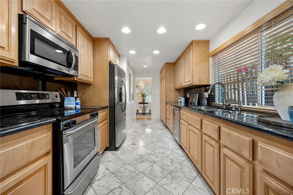 22392 Woodgrove, Lake Forest, CA 92630 — exterior