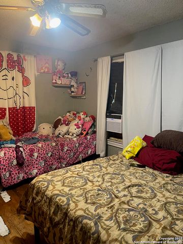 1934 Ridgewood, San Antonio, TX 78201