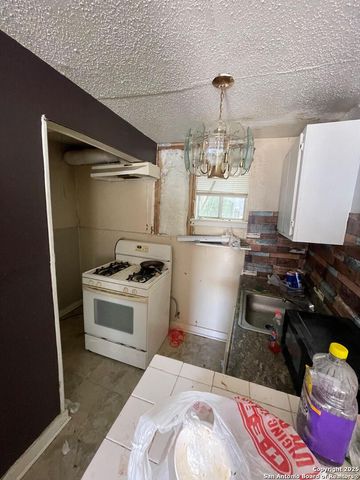 1934 Ridgewood, San Antonio, TX 78201