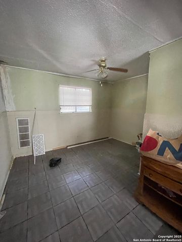 1934 Ridgewood, San Antonio, TX 78201