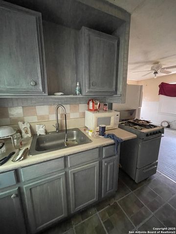 1934 Ridgewood, San Antonio, TX 78201