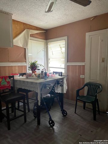 1934 Ridgewood, San Antonio, TX 78201