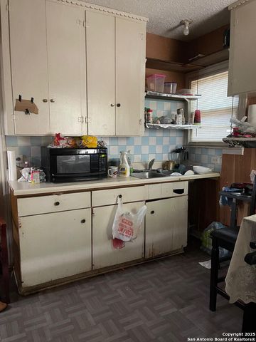 1934 Ridgewood, San Antonio, TX 78201