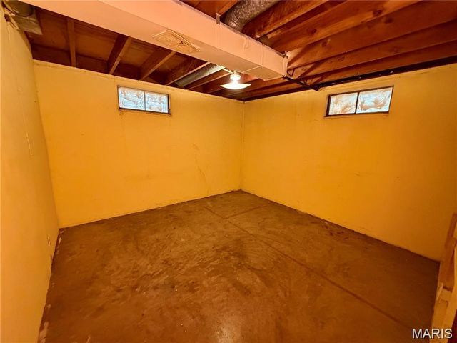 1154 Reale Avenue, St Louis, MO 63138