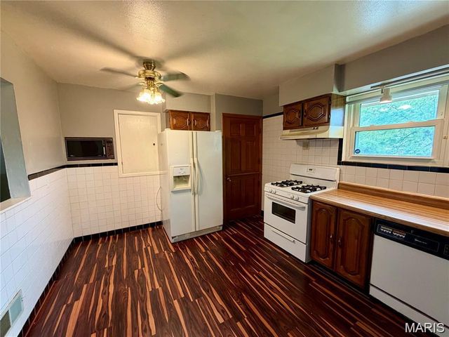 1154 Reale Avenue, St Louis, MO 63138