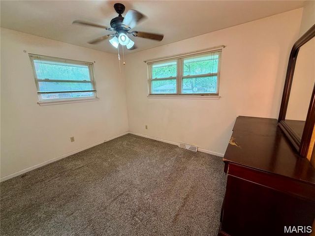 1154 Reale Avenue, St Louis, MO 63138