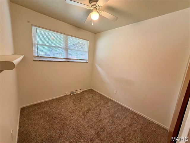 1154 Reale Avenue, St Louis, MO 63138