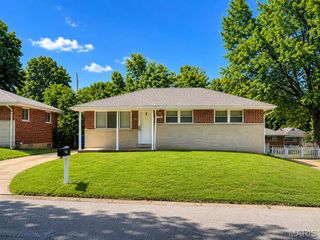 1154 Reale Avenue, St Louis, MO 63138