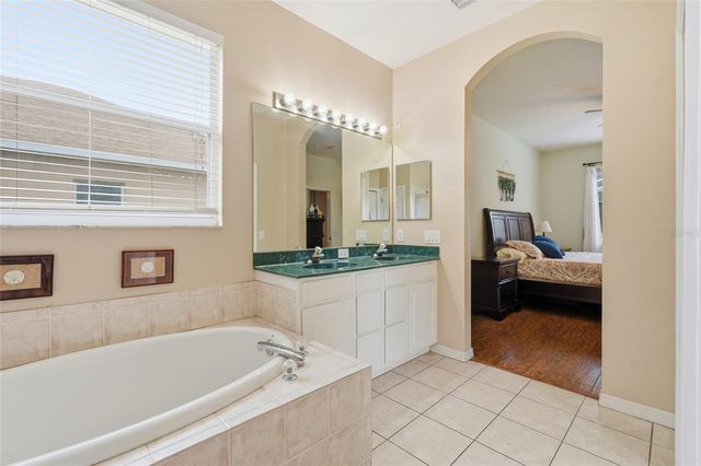 835 CEDARCREST COURT, Sarasota, FL 34232