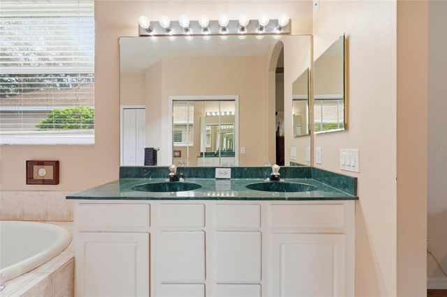 835 CEDARCREST COURT, Sarasota, FL 34232