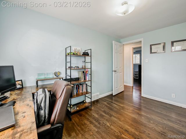 5208 Latimer Street, West Bloomfield Charter Township, MI 48324