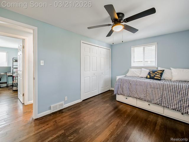 5208 Latimer Street, West Bloomfield Charter Township, MI 48324