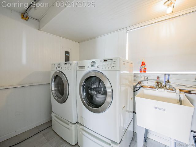 5208 Latimer Street, West Bloomfield Charter Township, MI 48324