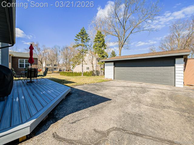 5208 Latimer Street, West Bloomfield Charter Township, MI 48324
