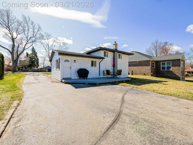 5208 Latimer Street, West Bloomfield Charter Township, MI 48324