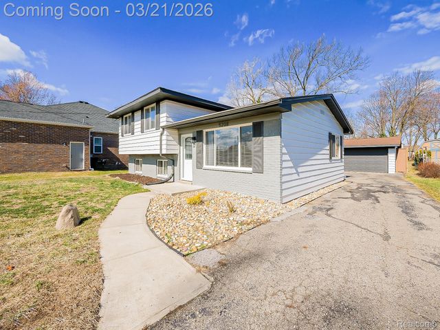 5208 Latimer Street, West Bloomfield Charter Township, MI 48324