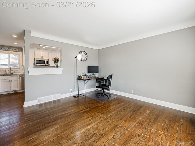 5208 Latimer Street, West Bloomfield Charter Township, MI 48324