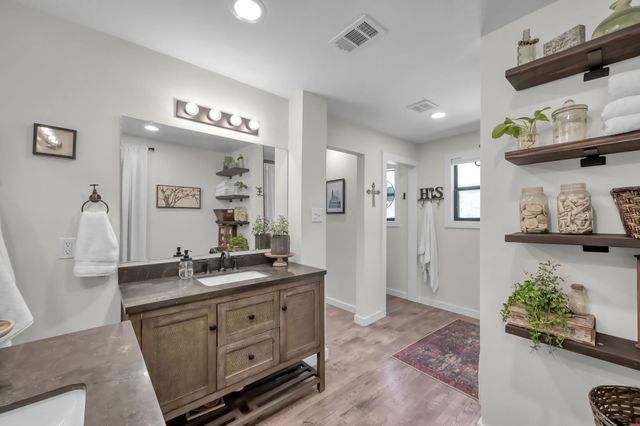 14 Mills Lane, Richards, TX 77873