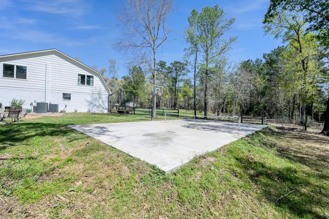 14 Mills Lane, Richards, TX 77873