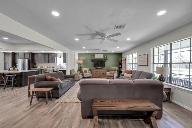 14 Mills Lane, Richards, TX 77873