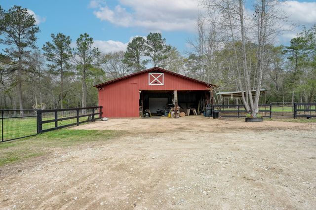 14 Mills Lane, Richards, TX 77873