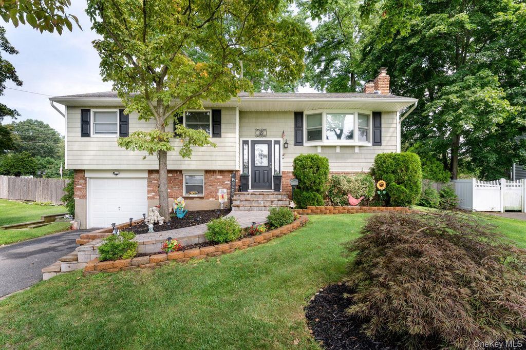 49 McKinley Street, Saint James, NY 11780 — exterior