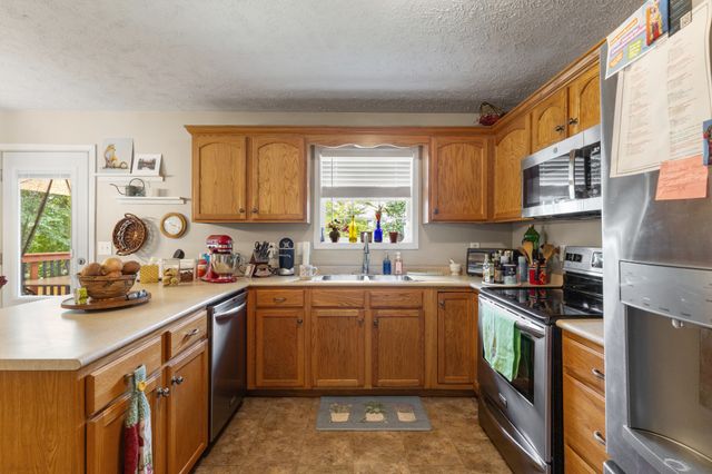 1461 Cedar Springs Cir, Clarksville, TN 37042