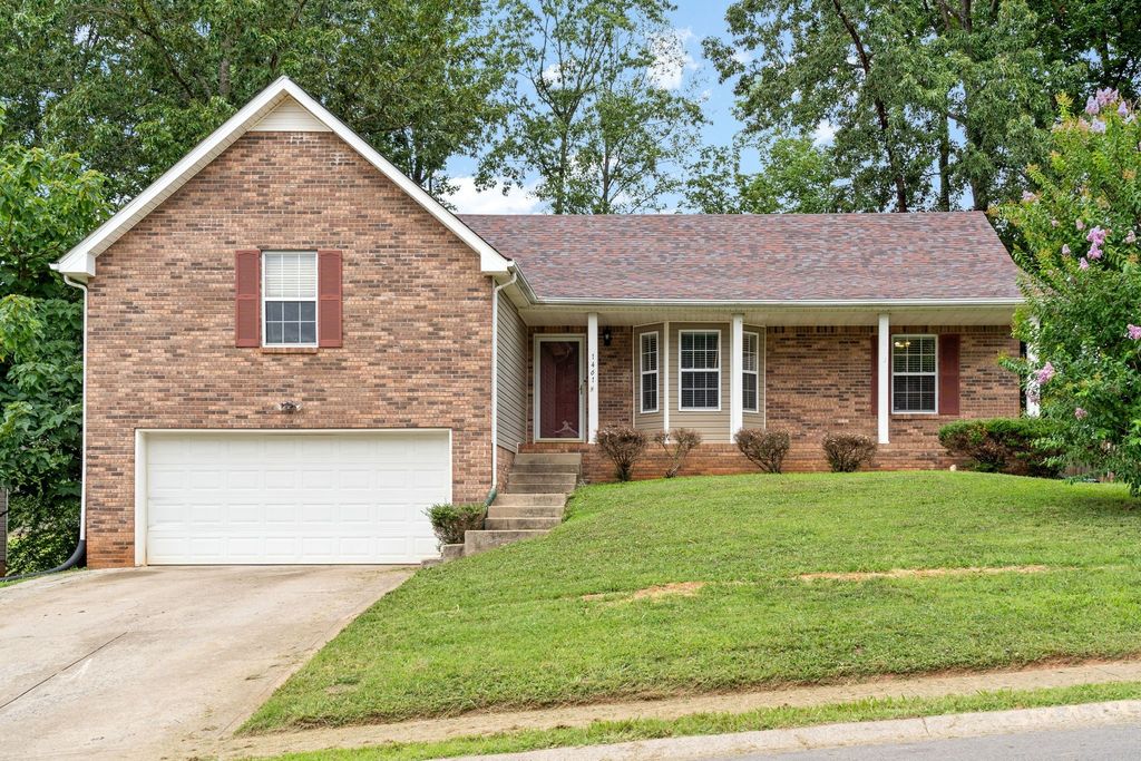 1461 Cedar Springs Cir, Clarksville, TN 37042