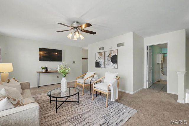6915 Fieldstone Farms Drive, O'fallon, MO 63368
