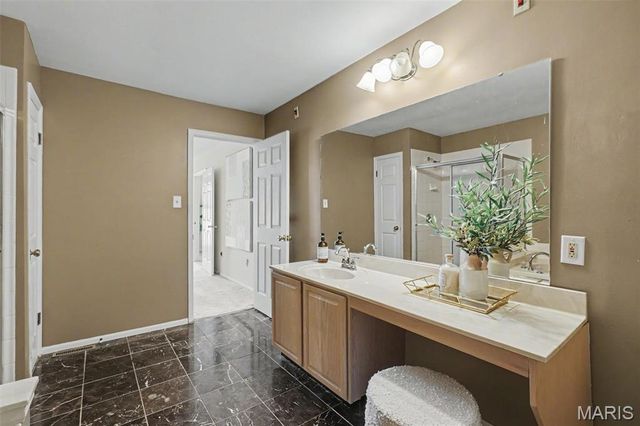 6915 Fieldstone Farms Drive, O'fallon, MO 63368