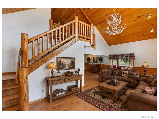 2401 Lakemoor Dr, Florissant, CO 80816