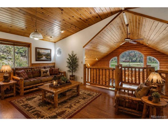 2401 Lakemoor Dr, Florissant, CO 80816