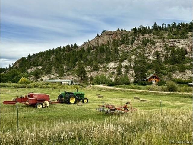 2401 Lakemoor Dr, Florissant, CO 80816