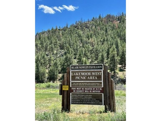 2401 Lakemoor Dr, Florissant, CO 80816