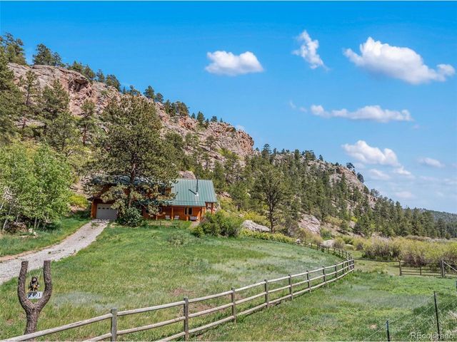 2401 Lakemoor Dr, Florissant, CO 80816