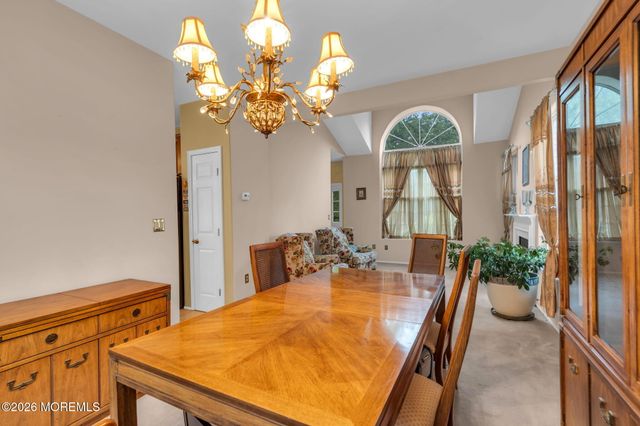 42 Crown Circle, Lakewood, NJ 08701