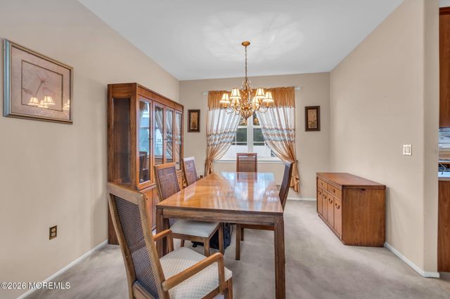 42 Crown Circle, Lakewood, NJ 08701
