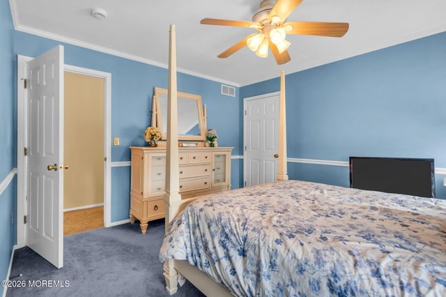 42 Crown Circle, Lakewood, NJ 08701