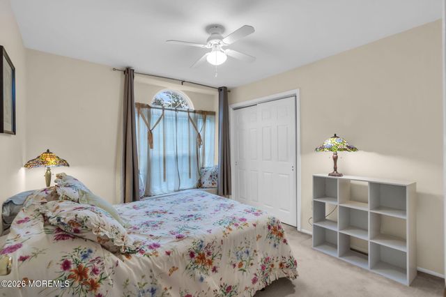 42 Crown Circle, Lakewood, NJ 08701