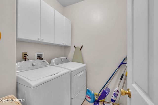 42 Crown Circle, Lakewood, NJ 08701