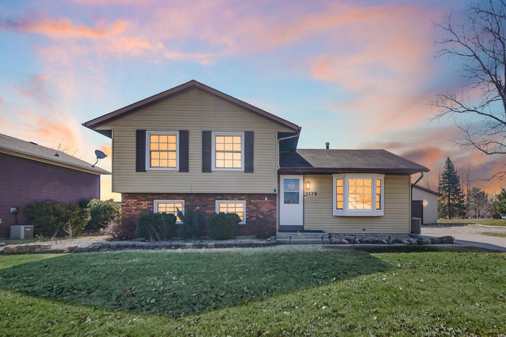 5779 Arthur Avenue, Lowell, IN 46356