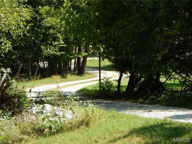 1475 Uthoff Drive, Fenton, MO 63026